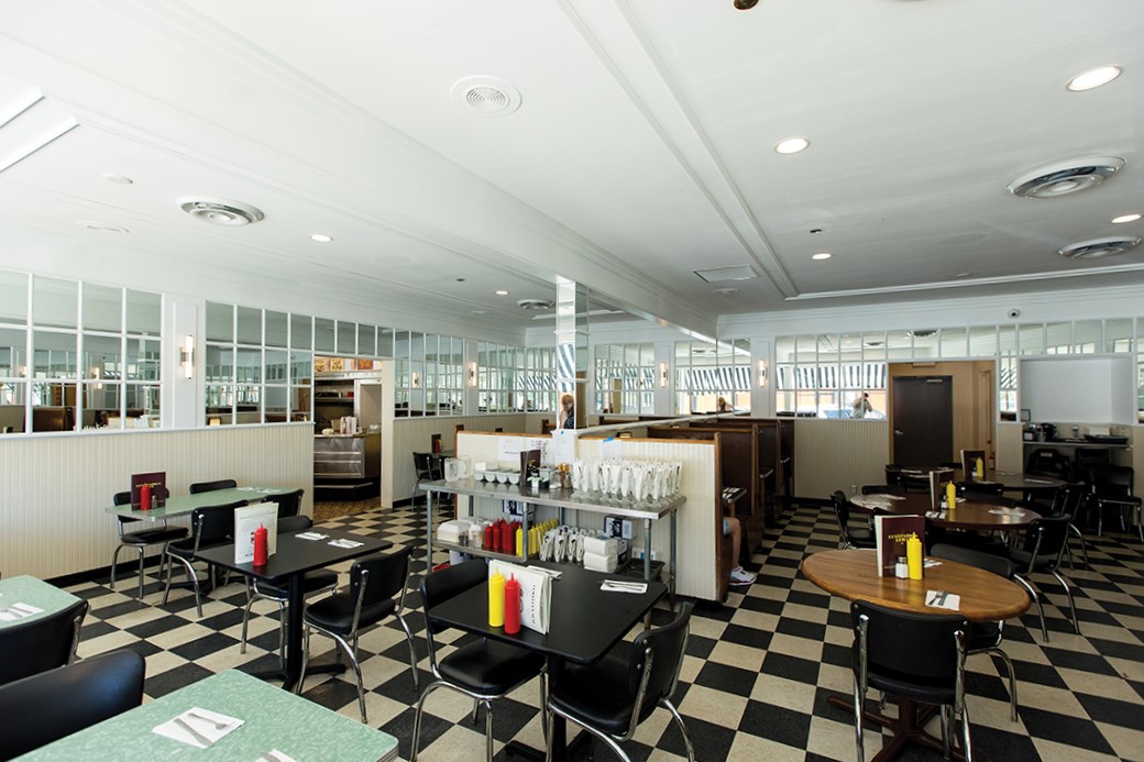  Convention Grill’s classic diner interior is reminiscent of the 1950s.