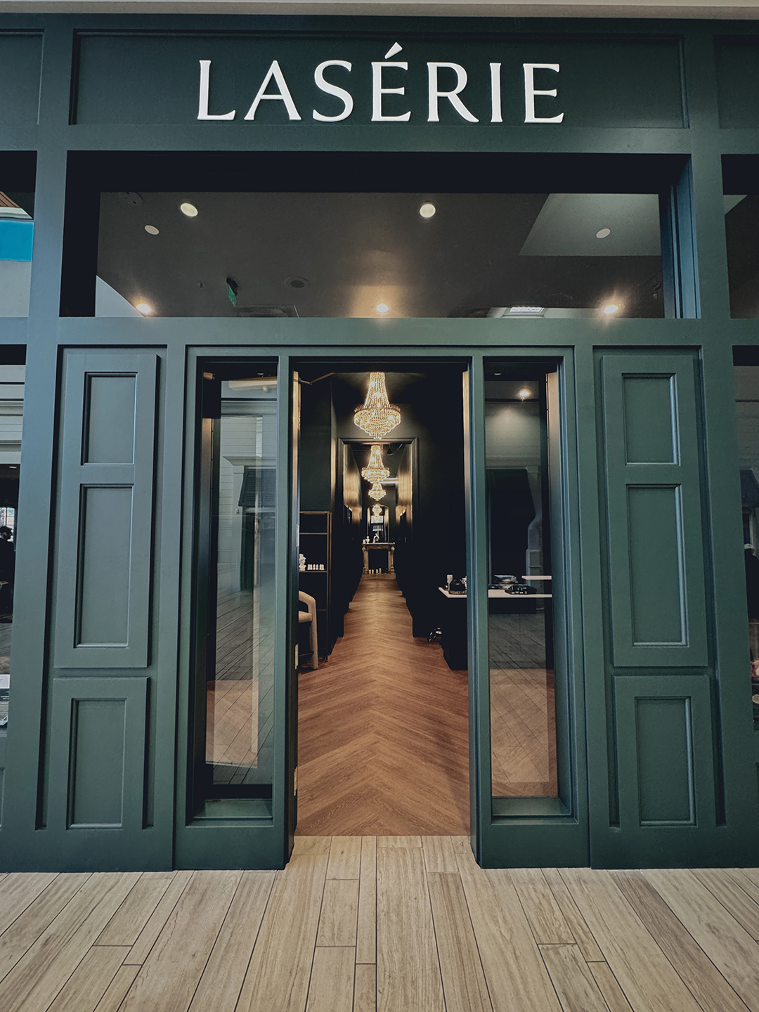 Lasérie Storefront at the Galleria