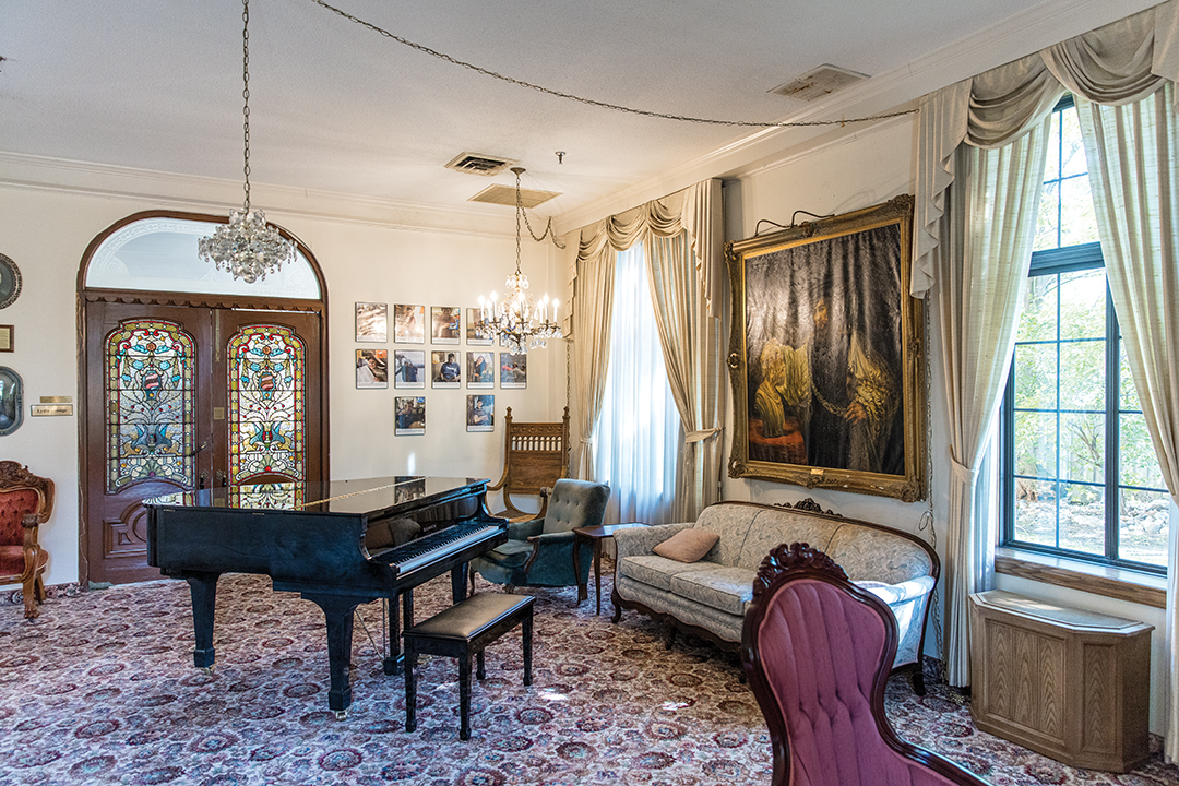 Erik’s Retreat is in the former Roybet building, a retirement home built in 1970 by Wayne Field and named after Renaissance painter Ferdinand Roybet. Field embedded into the design his belief that life is precious and should be surrounded by beauty, care, kindness and respect. Kathryn Nordberg says it perfectly aligns with her philosophy. 