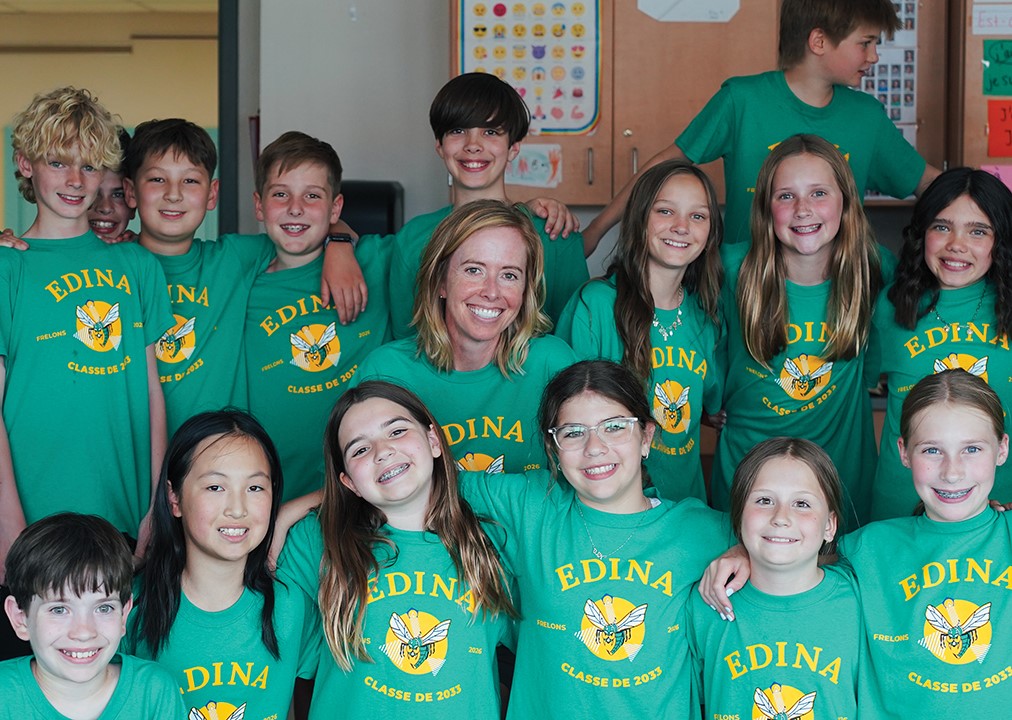 Molly Swiderski with her students