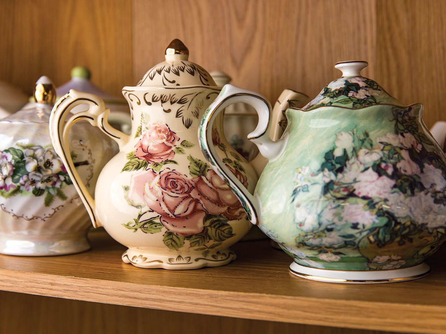 Mad Hatter Bakery & Cafe tea pots