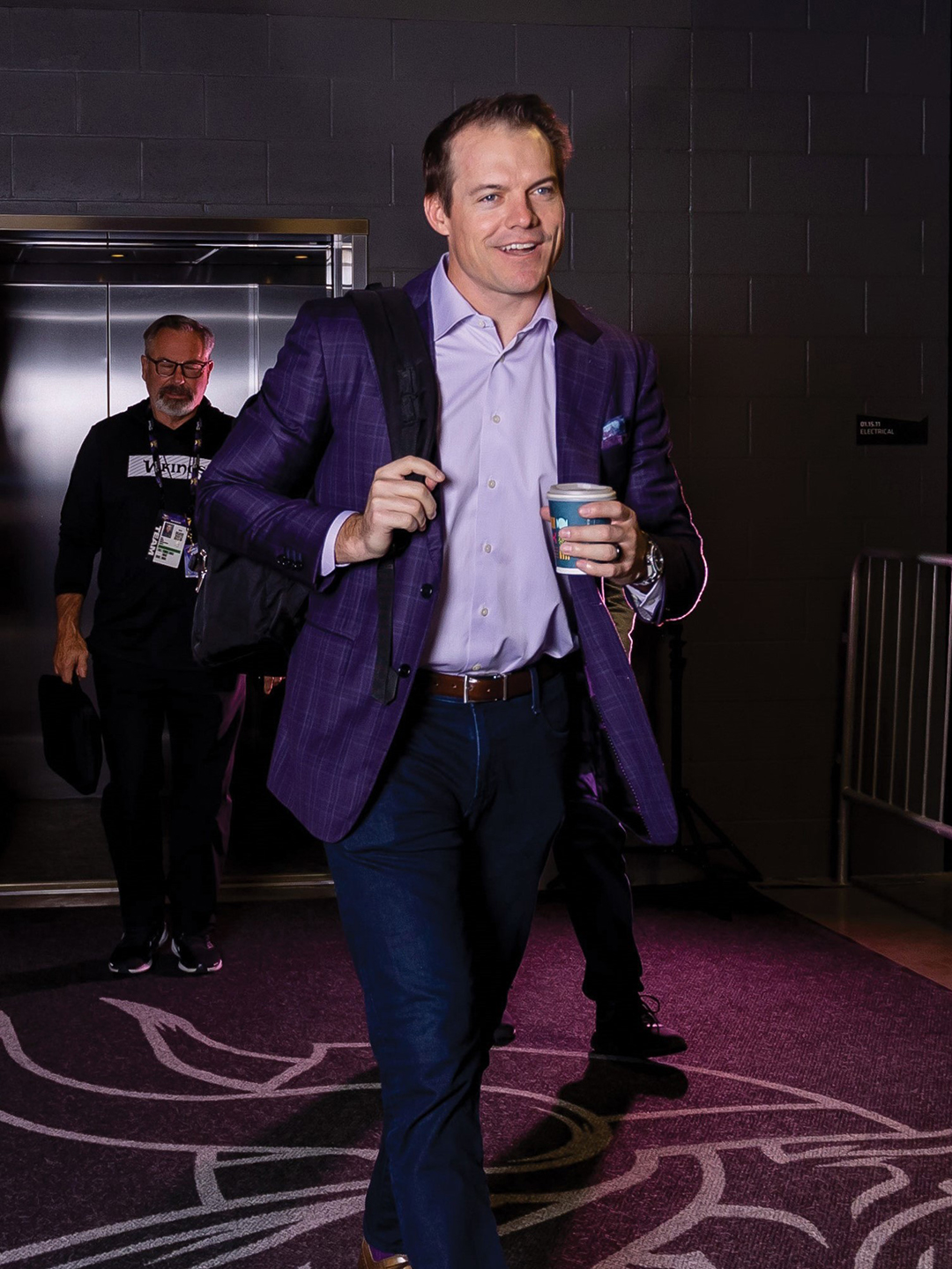 Minnesota Vikings head coach Kevin O’Connell shows off his game-day style en route to face the Atlanta Falcons.